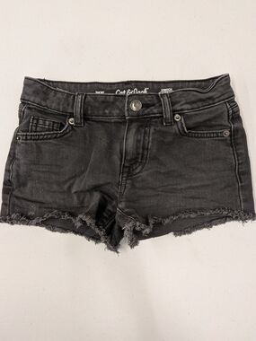 Cat & Jack Girls Black Denim Shorts Size S (6/7) Distressed Frayed Hem Stretch